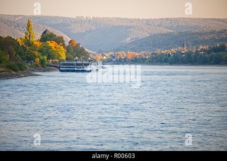 EVENING LIGHT ON THE RHINE LOOKING UPSTREAM SPAY NEAR BOPPARD GERMANY Stock Photo