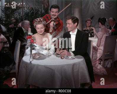 Elena et les hommes  Elena and her men Year: 1956 - France Ingrid Bergman , Mel Ferrer  Director: Jean Renoir Stock Photo