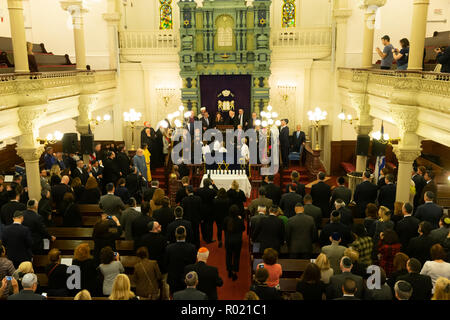 New York, United States. 31st Oct, 2018. New York, NY - October 31, 2018: Lauren Myer speaks during Interfaith service United Against Hate commemorating victims of Pittsburgh shooting at Park East Synagogue Credit: lev radin/Alamy Live News Stock Photo