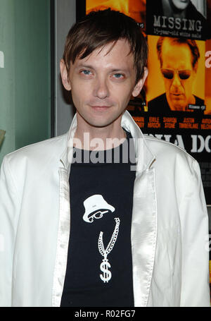 DJ Qualls arriving at the ALPHA DOG Premiere at the Arclight Theatre in Los Angeles. January 3, 2007  headshot eye contact DJQualls074 Red Carpet Event, Vertical, USA, Film Industry, Celebrities,  Photography, Bestof, Arts Culture and Entertainment, Topix Celebrities fashion /  Vertical, Best of, Event in Hollywood Life - California,  Red Carpet and backstage, USA, Film Industry, Celebrities,  movie celebrities, TV celebrities, Music celebrities, Photography, Bestof, Arts Culture and Entertainment,  Topix, headshot, vertical, one person,, from the year , 2007, inquiry tsuni@Gamma-USA.com Stock Photo