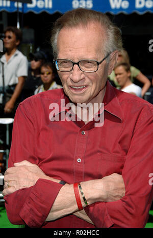 Larry king  arriving at SHREK The THIRD Premiere at the Westwood Village Theatre in Los Angeles.  3/4KingLarry 102 Red Carpet Event, Vertical, USA, Film Industry, Celebrities,  Photography, Bestof, Arts Culture and Entertainment, Topix Celebrities fashion /  Vertical, Best of, Event in Hollywood Life - California,  Red Carpet and backstage, USA, Film Industry, Celebrities,  movie celebrities, TV celebrities, Music celebrities, Photography, Bestof, Arts Culture and Entertainment,  Topix, headshot, vertical, one person,, from the year , 2007, inquiry tsuni@Gamma-USA.com Stock Photo