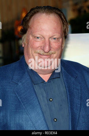 Jeffrey Jones arriving at the Six Feet Under 5th and Final Season at the Chinese Theatre in Los Angeles. May 17, 2005. JonesJeffrey191 Red Carpet Event, Vertical, USA, Film Industry, Celebrities,  Photography, Bestof, Arts Culture and Entertainment, Topix Celebrities fashion /  Vertical, Best of, Event in Hollywood Life - California,  Red Carpet and backstage, USA, Film Industry, Celebrities,  movie celebrities, TV celebrities, Music celebrities, Photography, Bestof, Arts Culture and Entertainment,  Topix, headshot, vertical, one person,, from the year , 2005, inquiry tsuni@Gamma-USA.com Stock Photo