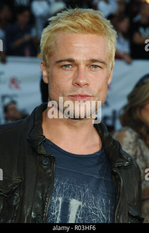 Brad Pitt arriving at the Mr & Ms Smith Premiere at the Westwood Village Theatre in Los Angeles. June 7, 2005. 19 PittBrad015 Red Carpet Event, Vertical, USA, Film Industry, Celebrities,  Photography, Bestof, Arts Culture and Entertainment, Topix Celebrities fashion /  Vertical, Best of, Event in Hollywood Life - California,  Red Carpet and backstage, USA, Film Industry, Celebrities,  movie celebrities, TV celebrities, Music celebrities, Photography, Bestof, Arts Culture and Entertainment,  Topix, headshot, vertical, one person,, from the year , 2005, inquiry tsuni@Gamma-USA.com Stock Photo