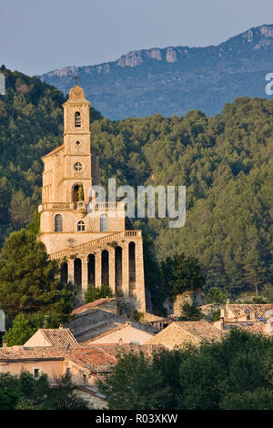 Pierrelongue church of Notre Dame de Consolation, Drome Provencale, Provence, France Stock Photo