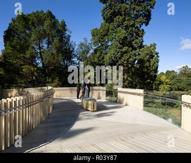 View of highest elevated point on the Rising Path. The Rising Path, Cambridge, United Kingdom. Architect: Chadwick Dryer Clarke, 2018. Stock Photo