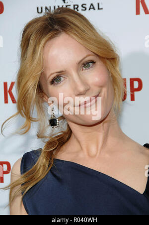 Leslie Mann arriving at KNOCKED UP Premire at the Westwood Village Theatre In Los Angeles.   headshot gray dressMannLeslie 212 Red Carpet Event, Vertical, USA, Film Industry, Celebrities,  Photography, Bestof, Arts Culture and Entertainment, Topix Celebrities fashion /  Vertical, Best of, Event in Hollywood Life - California,  Red Carpet and backstage, USA, Film Industry, Celebrities,  movie celebrities, TV celebrities, Music celebrities, Photography, Bestof, Arts Culture and Entertainment,  Topix, headshot, vertical, one person,, from the year , 2007, inquiry tsuni@Gamma-USA.com Stock Photo