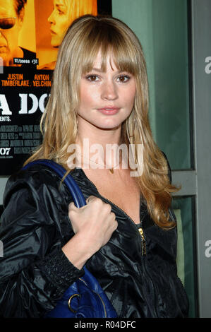 Cameron Richardson arriving at the ALPHA DOG Premiere at the Arclight Theatre in Los Angeles. January 3, 2007  headshot eye contact RichardsonCameron069 Red Carpet Event, Vertical, USA, Film Industry, Celebrities,  Photography, Bestof, Arts Culture and Entertainment, Topix Celebrities fashion /  Vertical, Best of, Event in Hollywood Life - California,  Red Carpet and backstage, USA, Film Industry, Celebrities,  movie celebrities, TV celebrities, Music celebrities, Photography, Bestof, Arts Culture and Entertainment,  Topix, headshot, vertical, one person,, from the year , 2007, inquiry tsuni@G Stock Photo