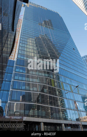 Modern mainly glass building in Bishopsgate, London Stock Photo