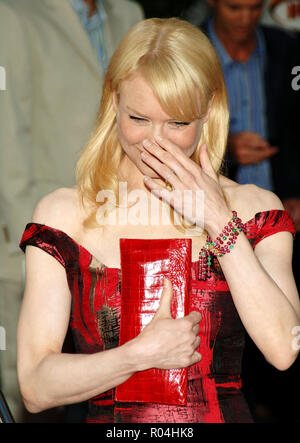 Renee Zellweger arriving at the Cinderella Man Premiere at the Universal Amphitheatre in Los Angelles. May 23, 2005.ZellwegerRenee062 Red Carpet Event, Vertical, USA, Film Industry, Celebrities,  Photography, Bestof, Arts Culture and Entertainment, Topix Celebrities fashion /  Vertical, Best of, Event in Hollywood Life - California,  Red Carpet and backstage, USA, Film Industry, Celebrities,  movie celebrities, TV celebrities, Music celebrities, Photography, Bestof, Arts Culture and Entertainment,  Topix, headshot, vertical, one person,, from the year , 2005, inquiry tsuni@Gamma-USA.com Stock Photo