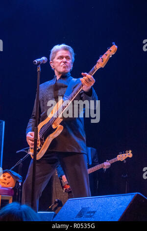 Dublin, Dublin, Ireland. 31st Oct, 2018. Peter Cetera from the band Chicago and The Bad Daddy's plays live in Dublin's Vicar Street Venue. Credit: Ben Ryan/SOPA Images/ZUMA Wire/Alamy Live News Stock Photo