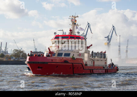 Hamburg, Germany. 02nd Nov, 2018. The fire-fighting boat 'Branddirektor Westphal' enters the port of Hamburg and moors at the Überseebrücke. The new special ship can spray 100,000 litres of water per minute - eight times as much as its predecessors. Credit: Christian Charisius/dpa/Alamy Live News Stock Photo