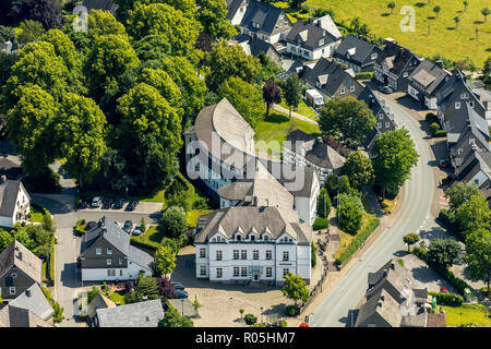 Luftbild, Rathaus Stadtverwaltung, Schmallenberg, Sauerland, Nordrhein ...