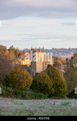 Blockley Church of St Peter & St Paul in the autumn at sunrise. Blockley, Gloucestershire, Cotswolds, England Stock Photo