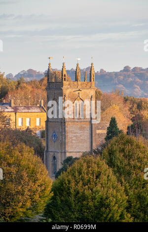 Blockley Church of St Peter & St Paul in the autumn at sunrise. Blockley, Gloucestershire, Cotswolds, England Stock Photo