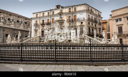 Fountain Pretoria, Piazza Pretoria, Palermo, Sicily Stock Photo
