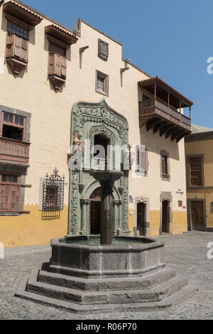 The Casa de Colón (Columbus House) in the Plaza del Pilar Nuevo, Vegueta, Las Palmas, Gran Canaria, Spain. Stock Photo