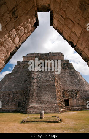 The Pyramid of the Magician (Piramide del Adivino), a Mesoamerican step pyramid in the Pre-Columbian city of Uxmal, Mexico. Stock Photo
