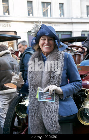 London, UK. 3rd Nov, 2018. Large crowds attend The annual Regent Street Motor Show which takes place in London. London to Brighton Veteran Cars were on display, ahead of their run to brighton tomorrow, along with Jaguars, Volkswagen Beetles and many other Models. Credit: Keith Larby/Alamy Live News Stock Photo