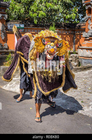 Balinese street performance, traditional balinese costume in Ubud District on Bali island, Indonesia Stock Photo