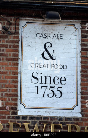 Marlow's oldest pub since 1755 is the Two Brewers in St. Peter Street, Marlow in Buckinghamshire, Britain Stock Photo