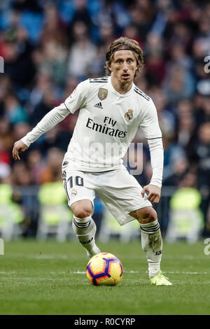 Madrid, Spain. 3rd Nov, 2018. Santiago Bernabeu,  La Liga football, Real Madrid versus Valladolid; Luka Modric (Real Madrid) Credit: Action Plus Sports/Alamy Live News Stock Photo