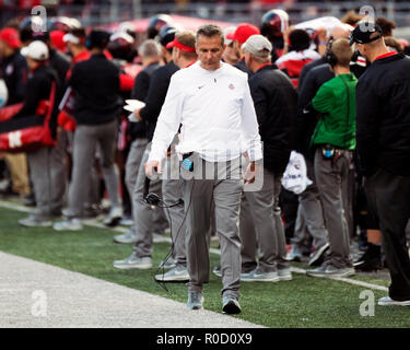 Nebraska NCAA college football head coach Bo Pelini speaks during a ...