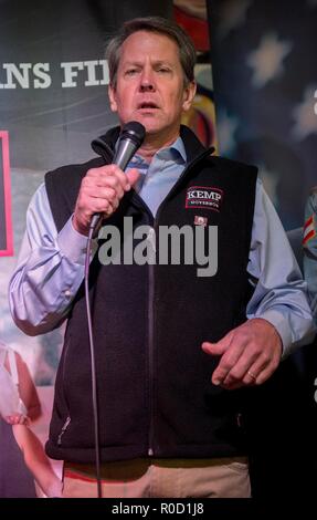 Norcross, Georgia, USA. 03rd Nov, 2018. Georgia's Secretary of State and Republican candidate for governor, BRIAN KEMP, campaigns at Mojito's Cuban American Bistro. Credit: Brian Cahn/ZUMA Wire/Alamy Live News Stock Photo