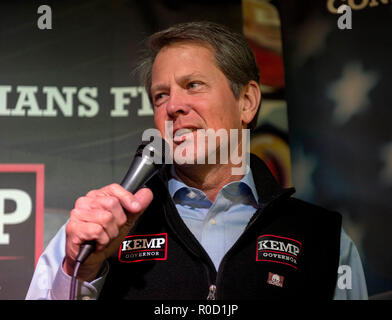 Norcross, Georgia, USA. 03rd Nov, 2018. Georgia's Secretary of State and Republican candidate for governor, BRIAN KEMP, campaigns at Mojito's Cuban American Bistro. Credit: Brian Cahn/ZUMA Wire/Alamy Live News Stock Photo