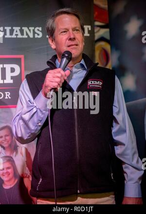 Norcross, Georgia, USA. 03rd Nov, 2018. Georgia's Secretary of State and Republican candidate for governor, BRIAN KEMP, campaigns at Mojito's Cuban American Bistro. Credit: Brian Cahn/ZUMA Wire/Alamy Live News Stock Photo