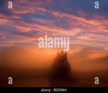GB - NORTH YORKSHIRE: Sunet over Whitby Abbey Stock Photo