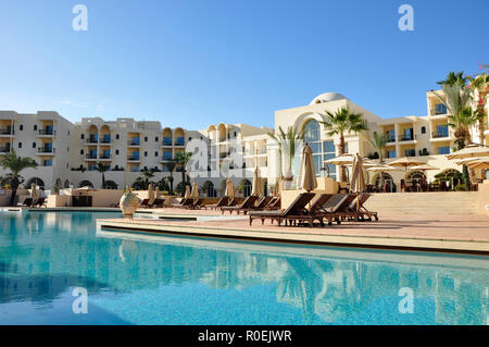 Tunesia: The giant pool of the 'Le Residence' Hotel in Tunis City, which belongs to the 'Leading Hotels of the world' Stock Photo