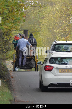 A23 south of Redhill, UK, 4th November 2018 - Bonhams London to Brighton Veteran Car Run supported by Hiscox. From Hyde Park, London to Madeira Drive, Brighton. The world famous event is open to the very oldest engine and steam driven vehicles, manufactured before 1905 Credit: Andy Stehrenberger / Alamy Live News Stock Photo