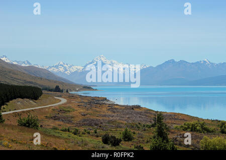 Aoraki / Mount Cook in the Mount Cook National Park, Southern Alps on New Zealand's South Island.  Mt Cook is 3754m high - tallest peak in Australasia Stock Photo