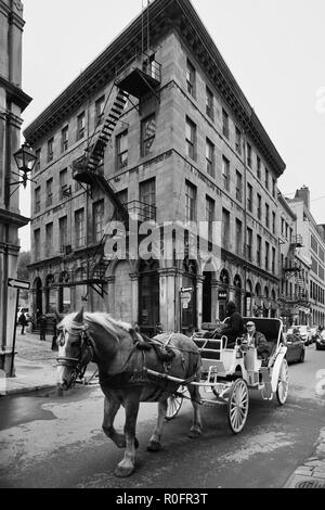 Montreal,Canada,1 November,2018.Horse drawn carriage in Old Montreal. Credit:Mario Beauregard/Alamy Live News Stock Photo