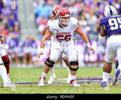 Oklahoma Sooners offensive lineman Creed Humphrey (56) during the Oklahoma Sooners at TCU Horned Frogs at an NCAA Football game at the Amon G. Carter Stadium, Fort Worth Texas. 10/20/18.Manny Flores/Cal Sport Media) Stock Photo