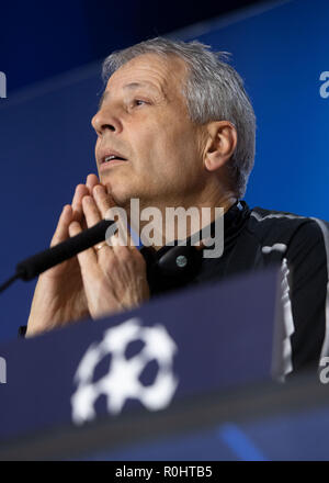 Madrid, Spain. 05th Nov, 2018. Soccer: Champions League, Group A, before the 4th matchday in the stadium Wanda Metropolitano. Dortmund coach Lucien Favre speaks at a press conference. The BVB will play at Atlético Madrid on 06.11.2018. Credit: Bernd Thissen/dpa/Alamy Live News Stock Photo