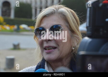 Paris, France. 5th Nov 2018. (Michele Laroque French actress and humorist). French celebrities attend the ceremony for the death of Philippe GILDAS, french TV animator. Crematorium of the Cemetery of the Pere Lachaise, Paris, France. 5 november 2018. 13h30.  ALPHACIT NEWIM / Alamy Live News Stock Photo