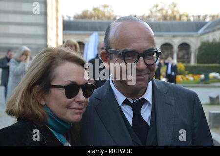 Paris, France. 5th Nov 2018. French celebrities attend the ceremony for the death of Philippe GILDAS, french TV animator. Crematorium of the Cemetery of the Pere Lachaise, Paris, France. 5 november 2018. 13h30.  ALPHACIT NEWIM / Alamy Live News Credit: Alphacit NEWIM/Alamy Live News Stock Photo