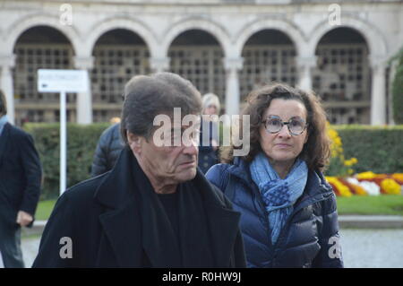 Paris, France. 5th Nov 2018. French celebrities attend the ceremony for the death of Philippe GILDAS, french TV animator. Crematorium of the Cemetery of the Pere Lachaise, Paris, France. 5 november 2018. 13h30.  ALPHACIT NEWIM / Alamy Live News Credit: Alphacit NEWIM/Alamy Live News Stock Photo