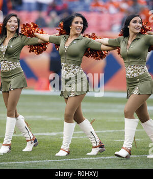 Denver, Colorado, USA. 4th Nov, 2018. The Denver Broncos Cheerleaders entertain the crowd before the start of the 1st. Half at Broncos Stadium at Mile High Sunday afternoon. The Texans beat the Broncos 19 -17. Credit: Hector Acevedo/ZUMA Wire/Alamy Live News Stock Photo