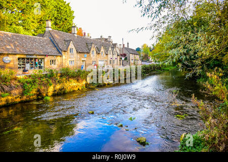Traditional Cotswold stone cottages of Bibury village in Cotswold, Gloucestershire, England, UK Stock Photo