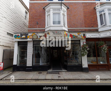 Launceston Shop fronts Independent and chain. 5th November 2018, Robert Taylor/Alamy Live News.  Newquay, Cornwall, UK. Stock Photo