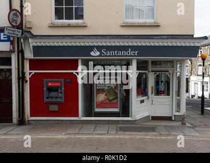 Launceston Shop fronts Independent and chain. 5th November 2018, Robert Taylor/Alamy Live News.  Newquay, Cornwall, UK. Stock Photo