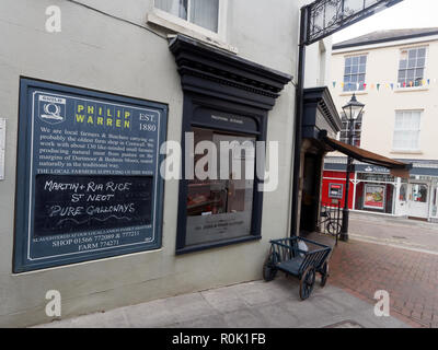 Launceston Shop fronts Independent and chain. 5th November 2018, Robert Taylor/Alamy Live News.  Newquay, Cornwall, UK. Stock Photo