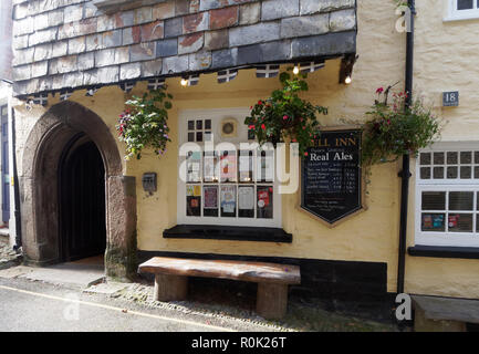 Launceston Shop fronts Independent and chain. 5th November 2018, Robert Taylor/Alamy Live News.  Newquay, Cornwall, UK. Stock Photo