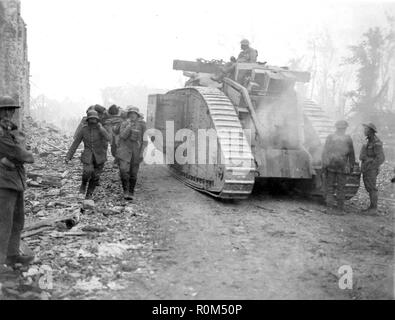 WW1: BATTLE OF AMIENS August 1918. Camouflaged Allied artillery ...