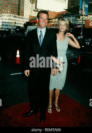 Dennie Quaid and Meg Ryan    ÉÉ.. Event in Hollywood Life - California, USA, Film Industry, Celebrities, Photography, Bestof, Arts Culture and Entertainment, Topix Celebrities fashion, Best of, Hollywood Life,  Red Carpet and backstage, movie celebrities, TV celebrities, Music celebrities, Topix, Bestof, Arts Culture and Entertainment, vertical, one person, Photography,   #Celebrity #Hollywood #RedCarpet #Actor #Actress #famousCelebrity #HollywoodEvent #TsuniUSA #CelebrityPhotography, Fashion inquiry tsuni@Gamma-USA.com , Credit Tsuni / USA,   Fashion, From the Year 1993 to 1999, Stock Photo