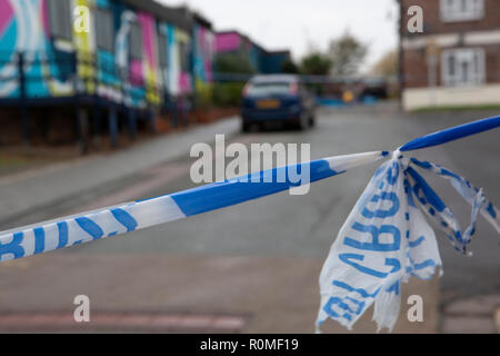 London, UK. 6th Nov 2018. Police at the entrance to a crime-scene at Greenleaf Close on the Tulse Hill housing estate in Lambeth, where an as-yet-un-named 16-year-old boy was stabbed on the evening of 5 November, part of a recent rise in knife crime in London. Credit: Anna Watson/Alamy Live News Stock Photo