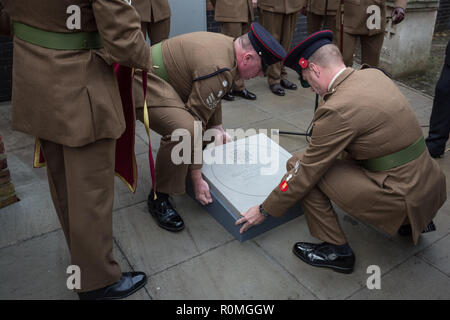 London, UK. 6th Nov 2018. Unveiling of the final London Victoria Cross commemorative paving stone in honour of Lieutenant-Colonel Sir Brett Mackay Cloutman VC MC KC. Credit: Guy Corbishley/Alamy Live News Stock Photo