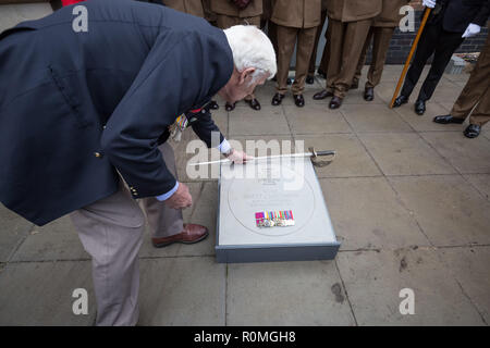 London, UK. 6th Nov 2018. Unveiling of the final London Victoria Cross commemorative paving stone in honour of Lieutenant-Colonel Sir Brett Mackay Cloutman VC MC KC. Credit: Guy Corbishley/Alamy Live News Stock Photo